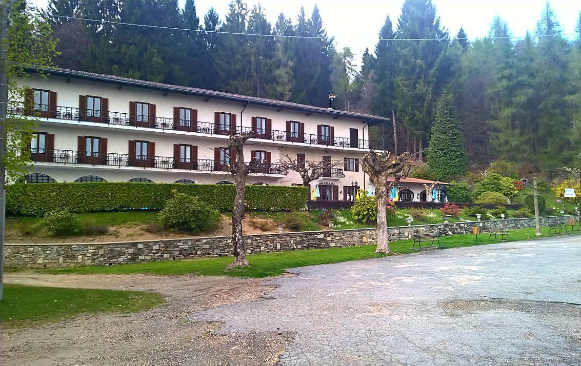 Hotel Madonna Di Luciago Armeno Екстериор снимка